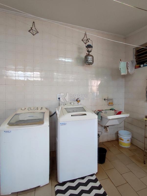 Casa Residencial à venda no bairro Vila São João: LAVANDERIA