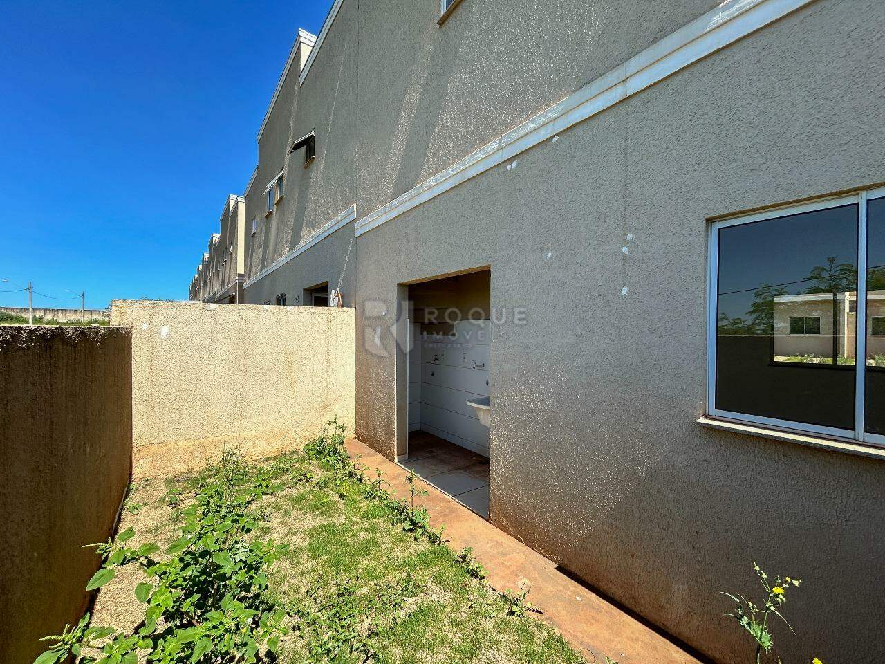 Casa em condomínio para aluguel no bairro Residencial Villaggio Mielli: Área externa