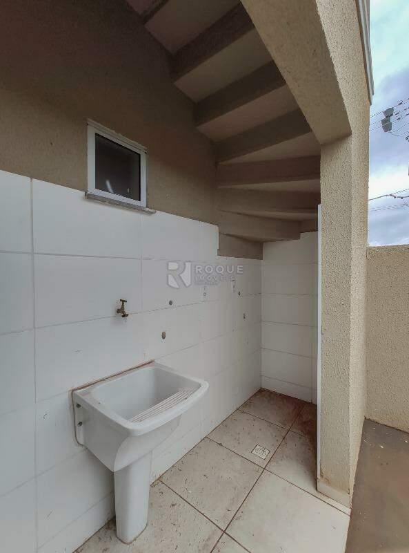 Casa em condomínio para aluguel no bairro Residencial Villaggio Mielli: Área de serviço