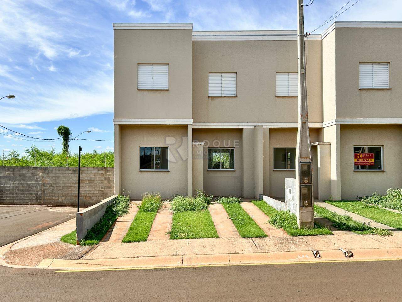 Casa em condomínio para aluguel no bairro Residencial Villaggio Mielli: Fachada 