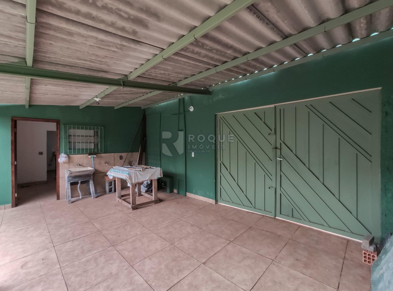 Casa Residencial para aluguel no bairro Jardim Montezuma: Garagem 