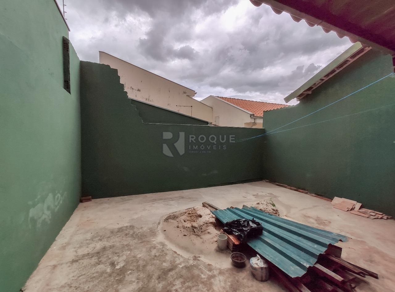Casa Residencial para aluguel no bairro Jardim Montezuma: Fundo 