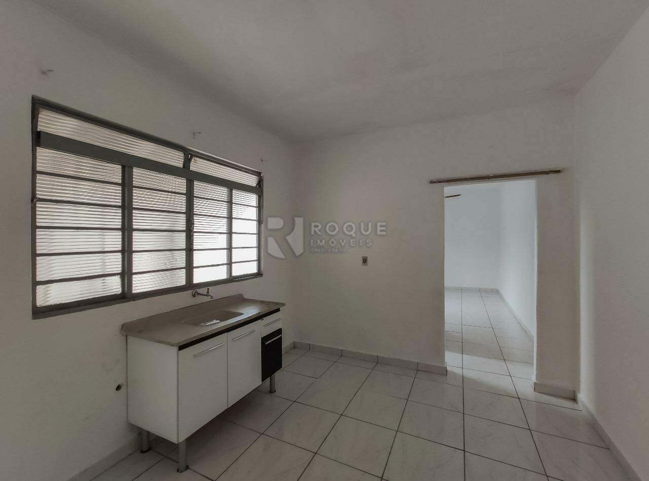 Casa Residencial para aluguel no bairro Jardim Nova Itália: Cozinha 