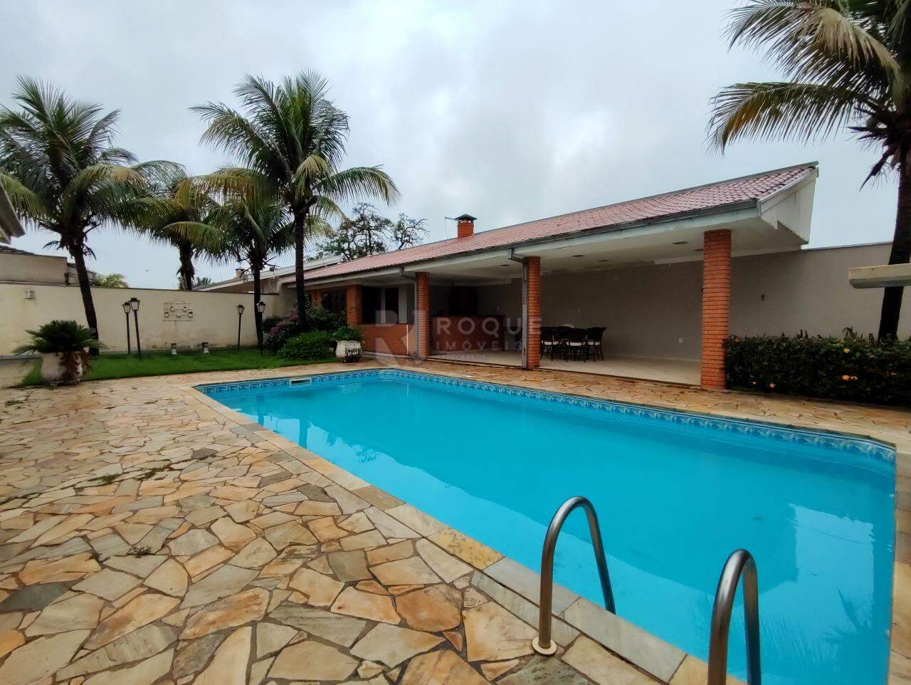 Chácara à venda no bairro Jardim do Lago: PISCINA