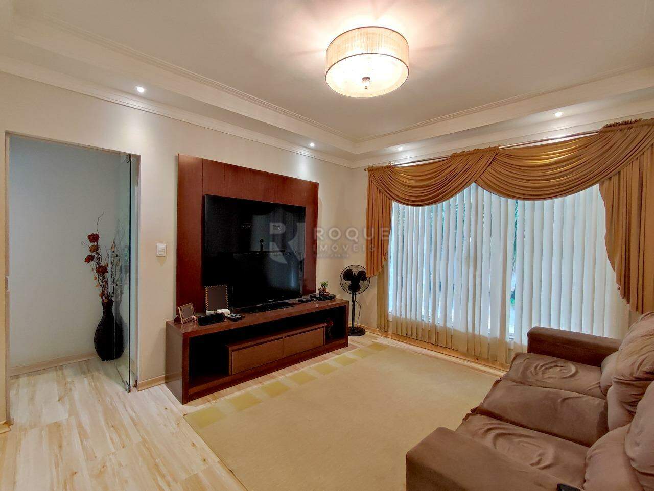 Chácara à venda no bairro Jardim do Lago: SALA DE TV
