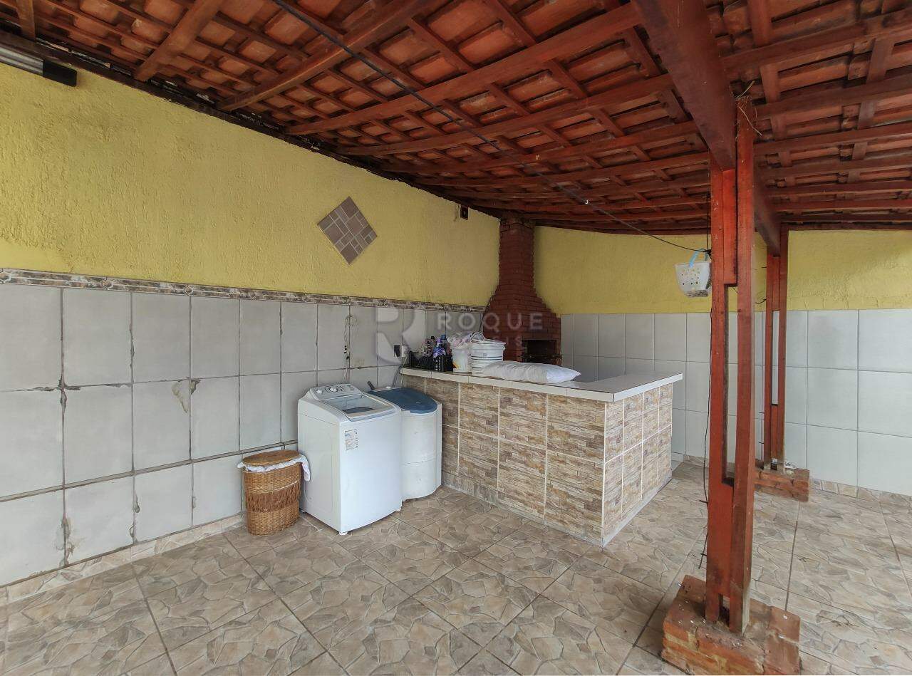 Casa Residencial para aluguel no bairro Jardim Cavinato: Churrasqueira / Área de serviço 