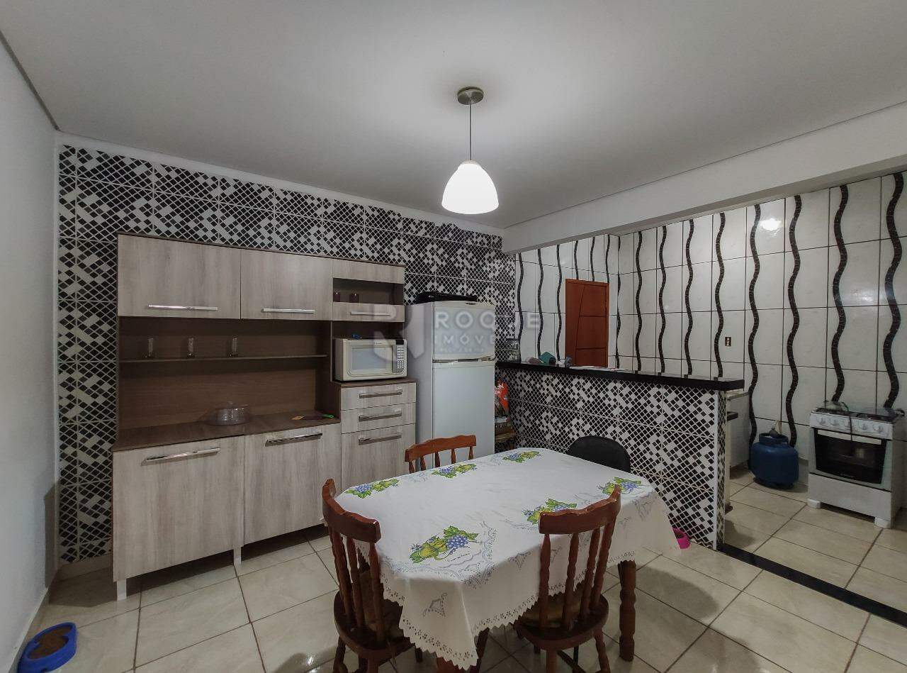 Casa Residencial para aluguel no bairro Jardim Cavinato: Copa 