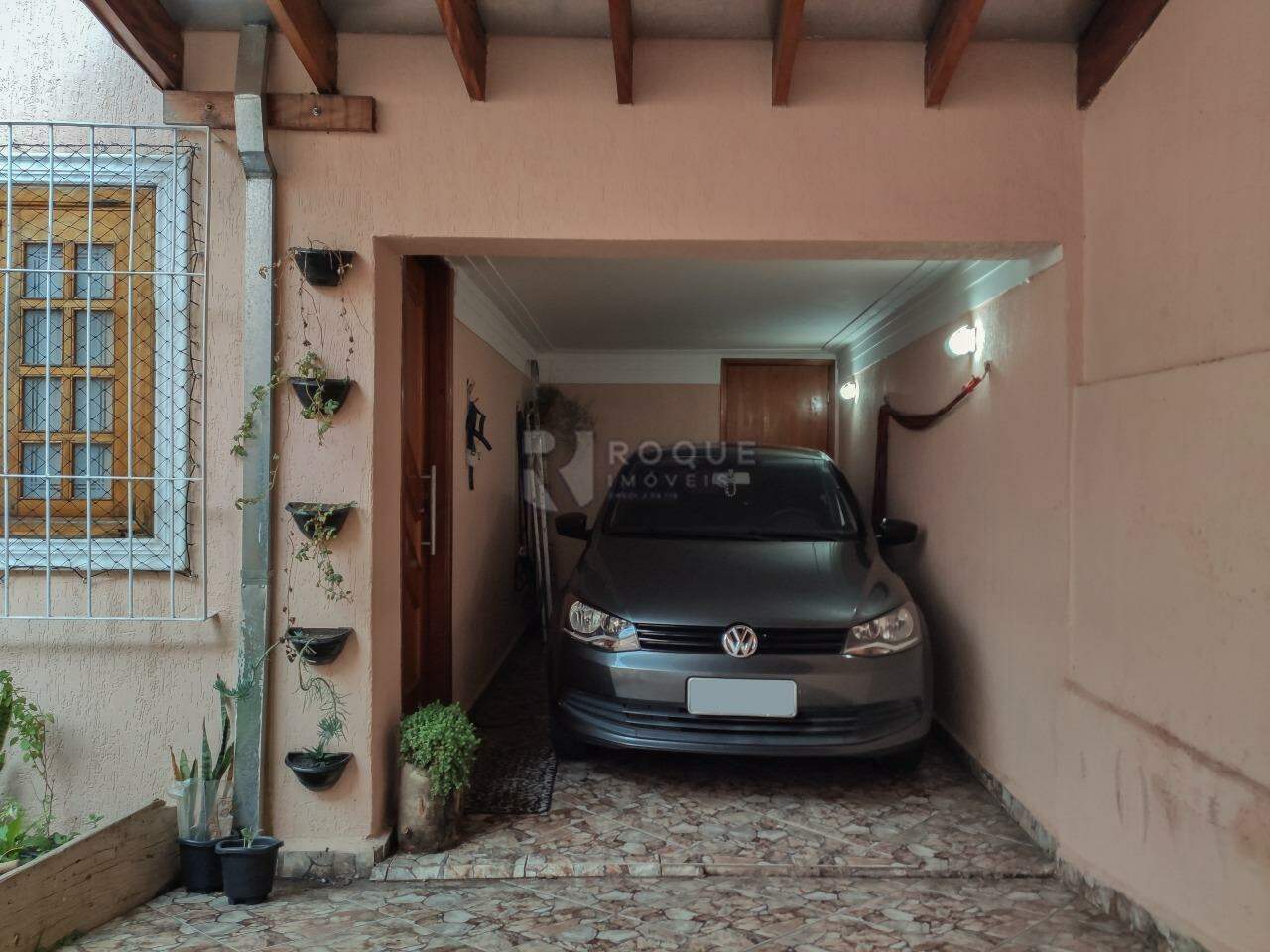 Casa Residencial para aluguel no bairro Jardim Cavinato: Garagem 
