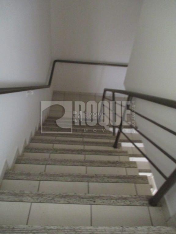 Barracão/Galpão à venda no bairro Jardim Santa Barbara: ESCADA DE ACESSO