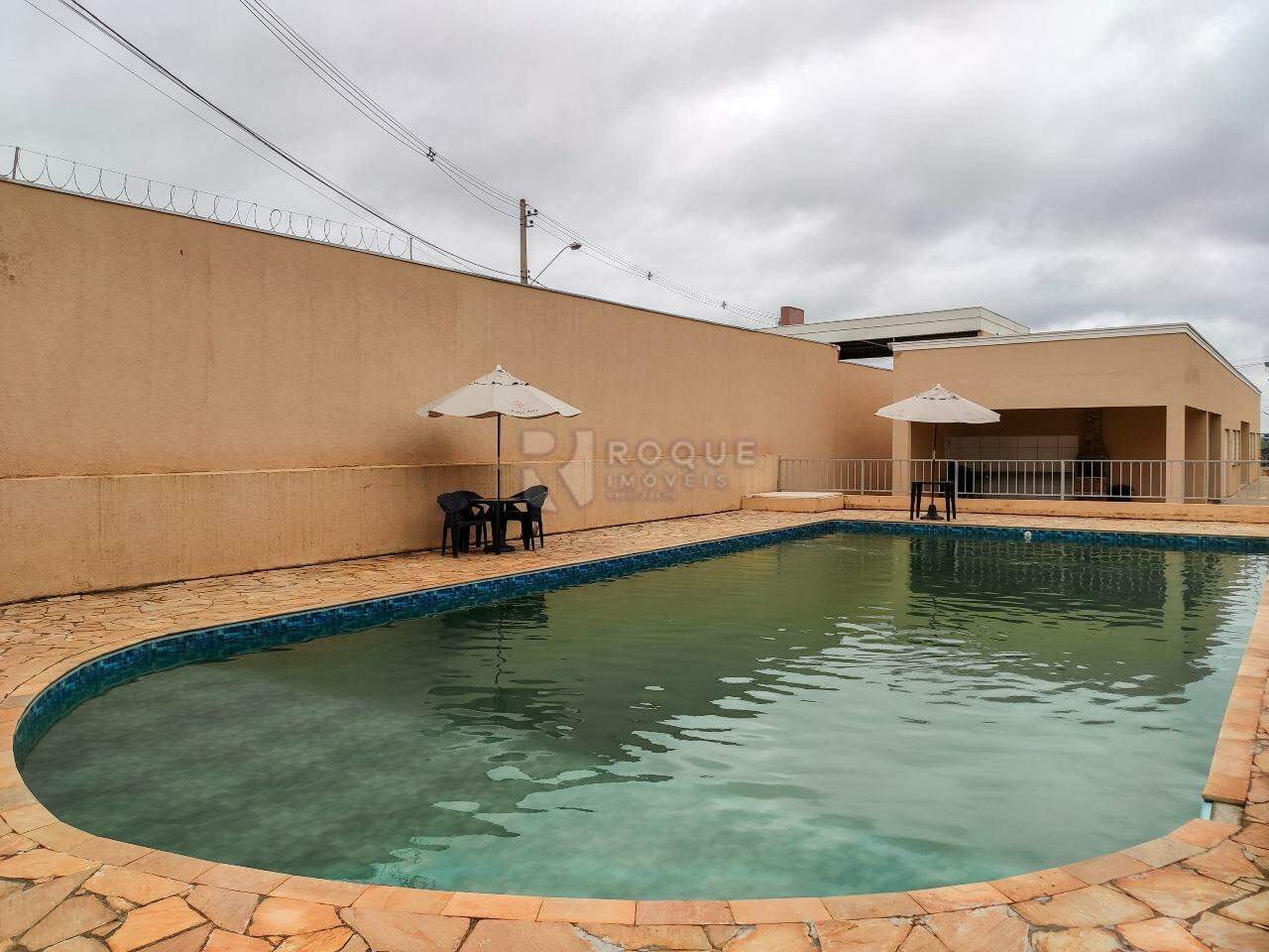 Casa em condomínio à venda no bairro Residencial Villaggio Mielli: 