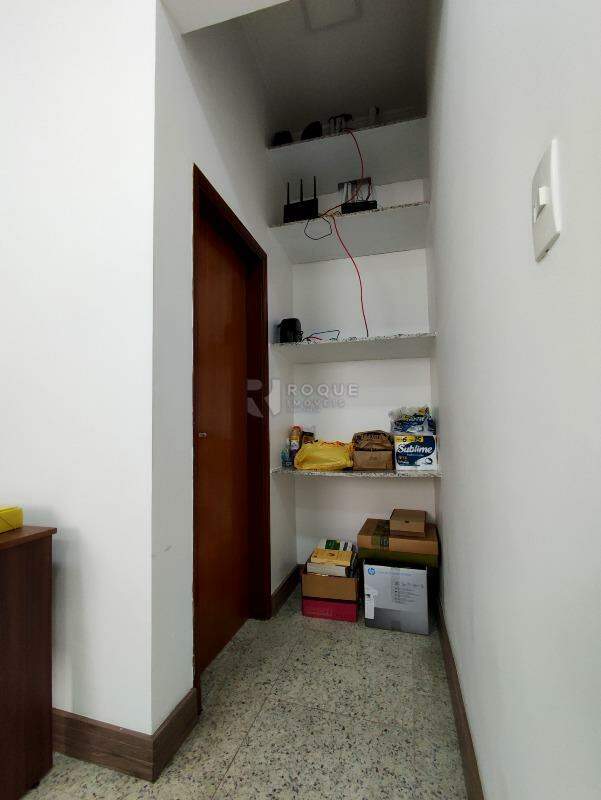 Prédio Comercial à venda no bairro Centro: ARMÁRIO SALA 2