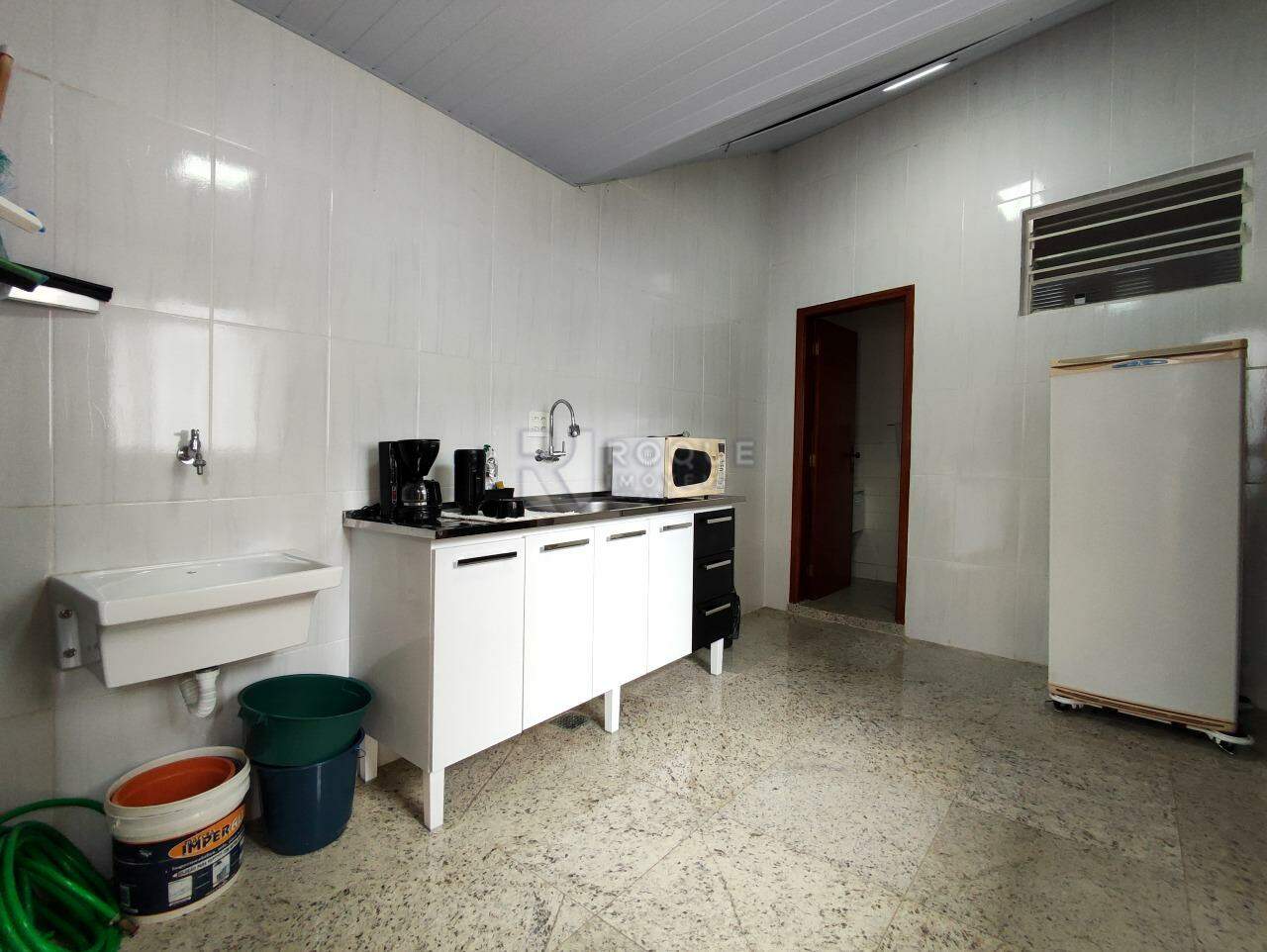 Prédio Comercial à venda no bairro Centro: COZINHA EDÍCULA