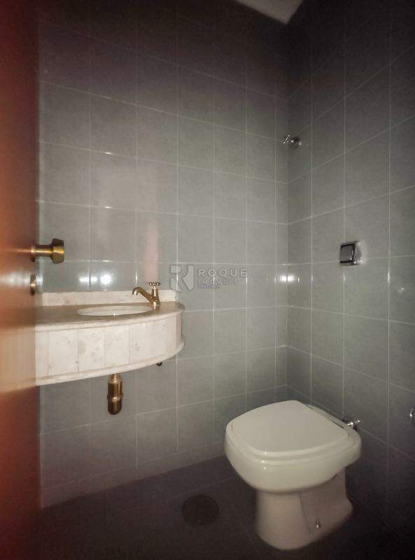Apartamento para aluguel no bairro Centro: Lavabo 
