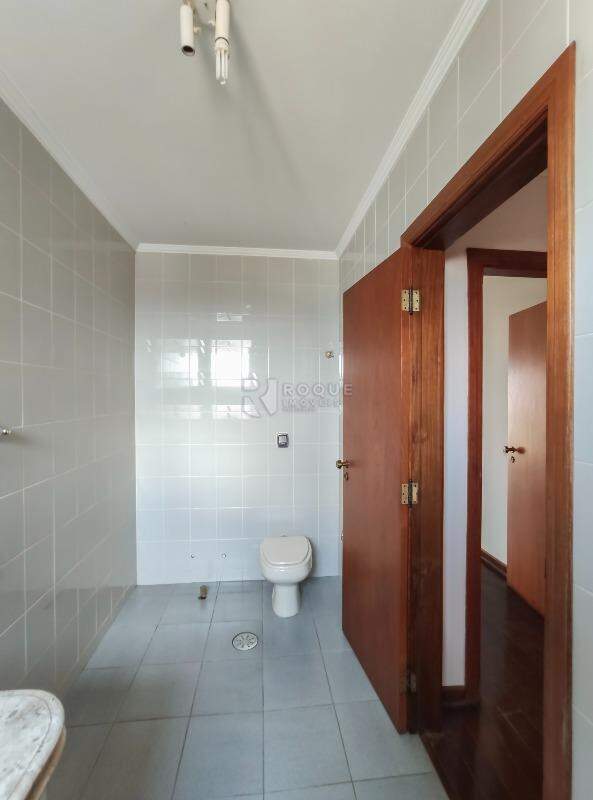 Apartamento para aluguel no bairro Centro: WC social 
