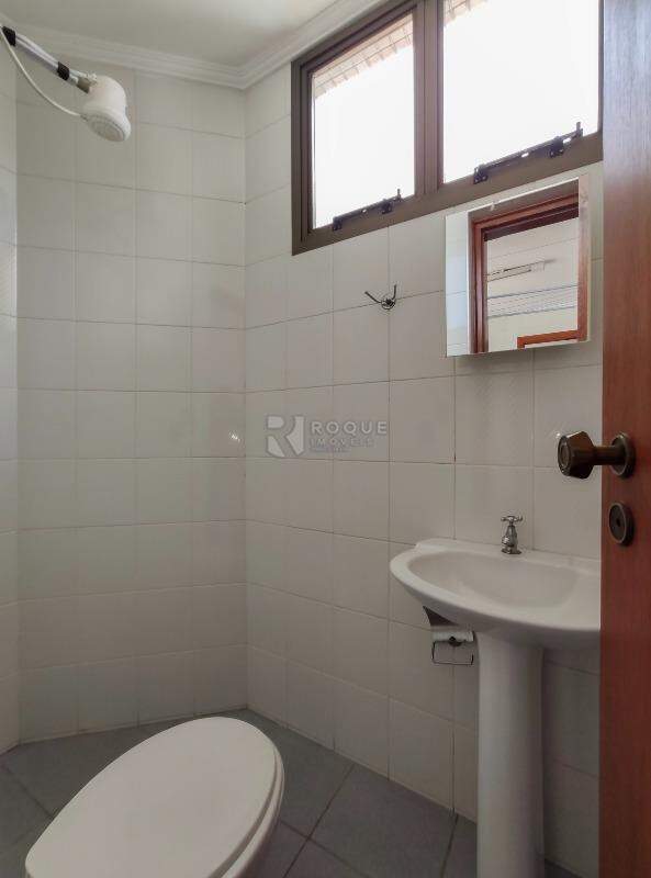 Apartamento para aluguel no bairro Centro: WC fundo 