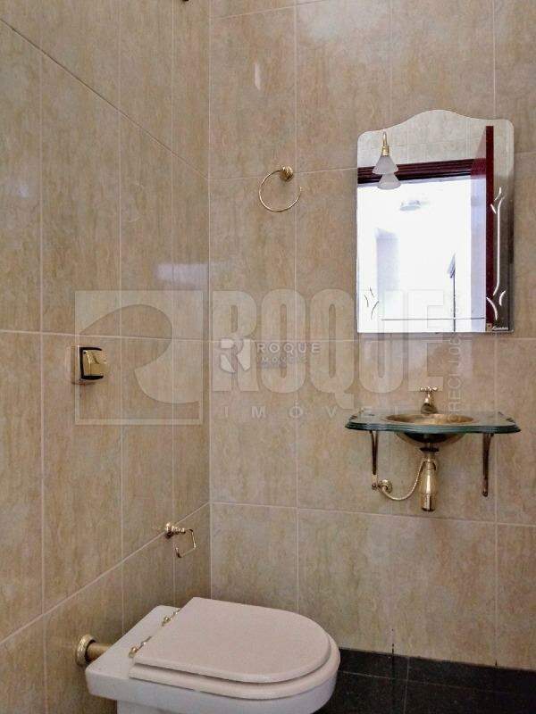 Casa em condomínio à venda no bairro Jardim Colonial: 
