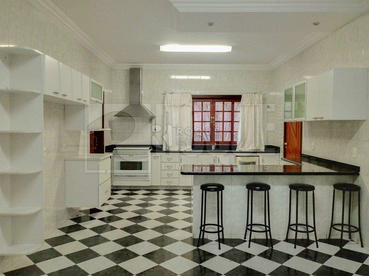 Casa em condomínio à venda no bairro Jardim Colonial: 