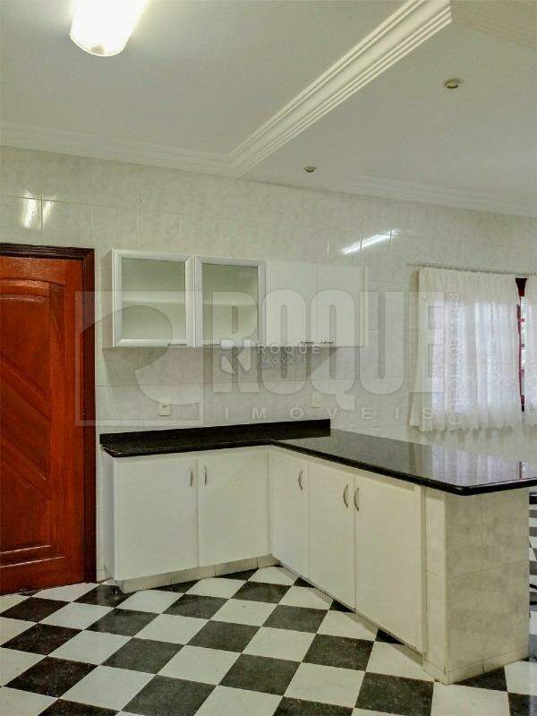 Casa em condomínio à venda no bairro Jardim Colonial: 