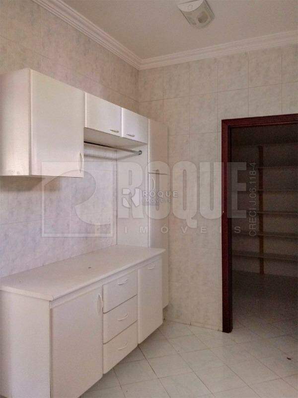 Casa em condomínio à venda no bairro Jardim Colonial: 