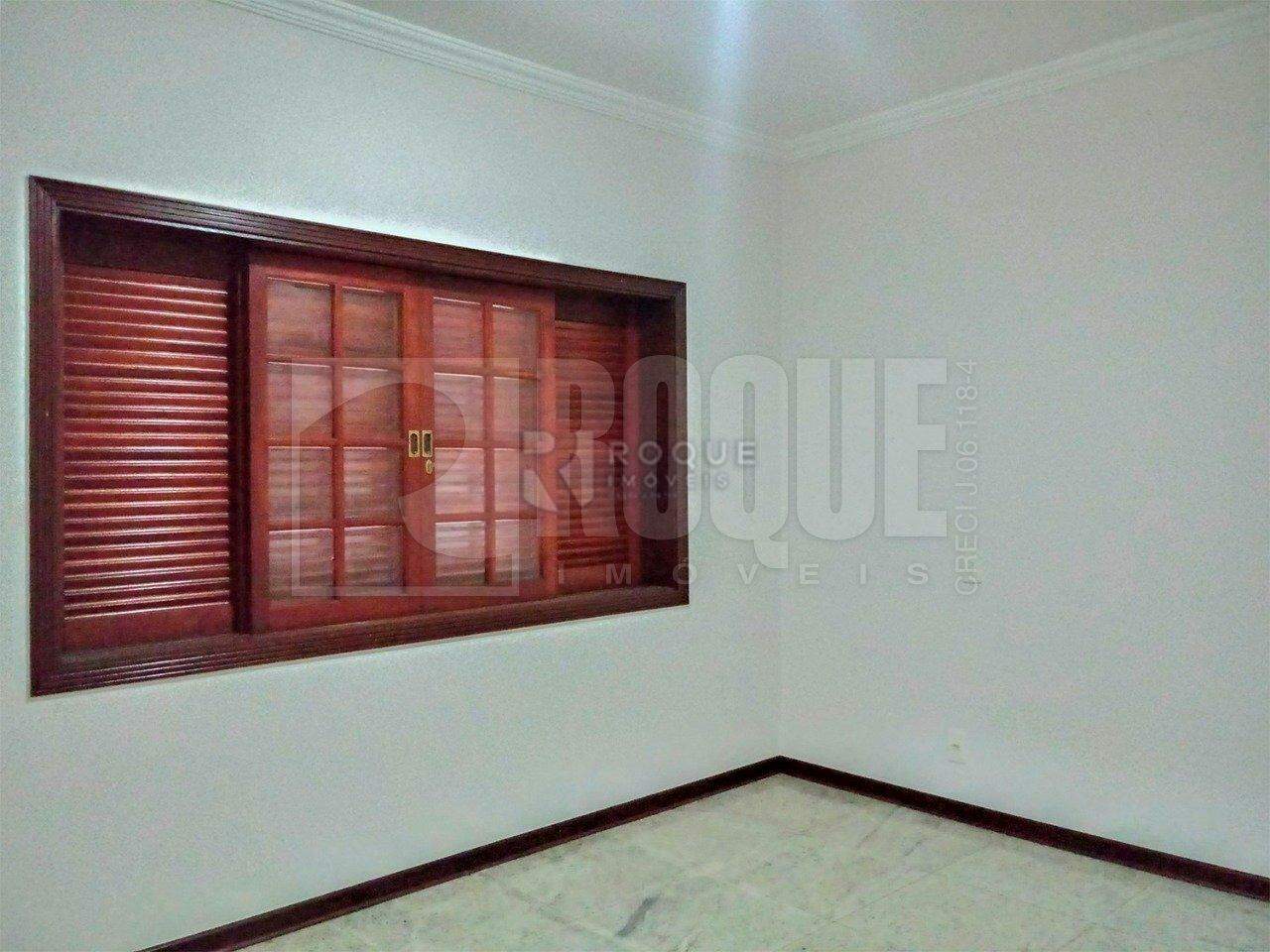 Casa em condomínio à venda no bairro Jardim Colonial: 