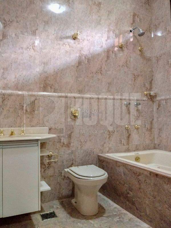 Casa em condomínio à venda no bairro Jardim Colonial: 