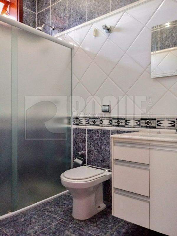 Casa em condomínio à venda no bairro Jardim Colonial: 