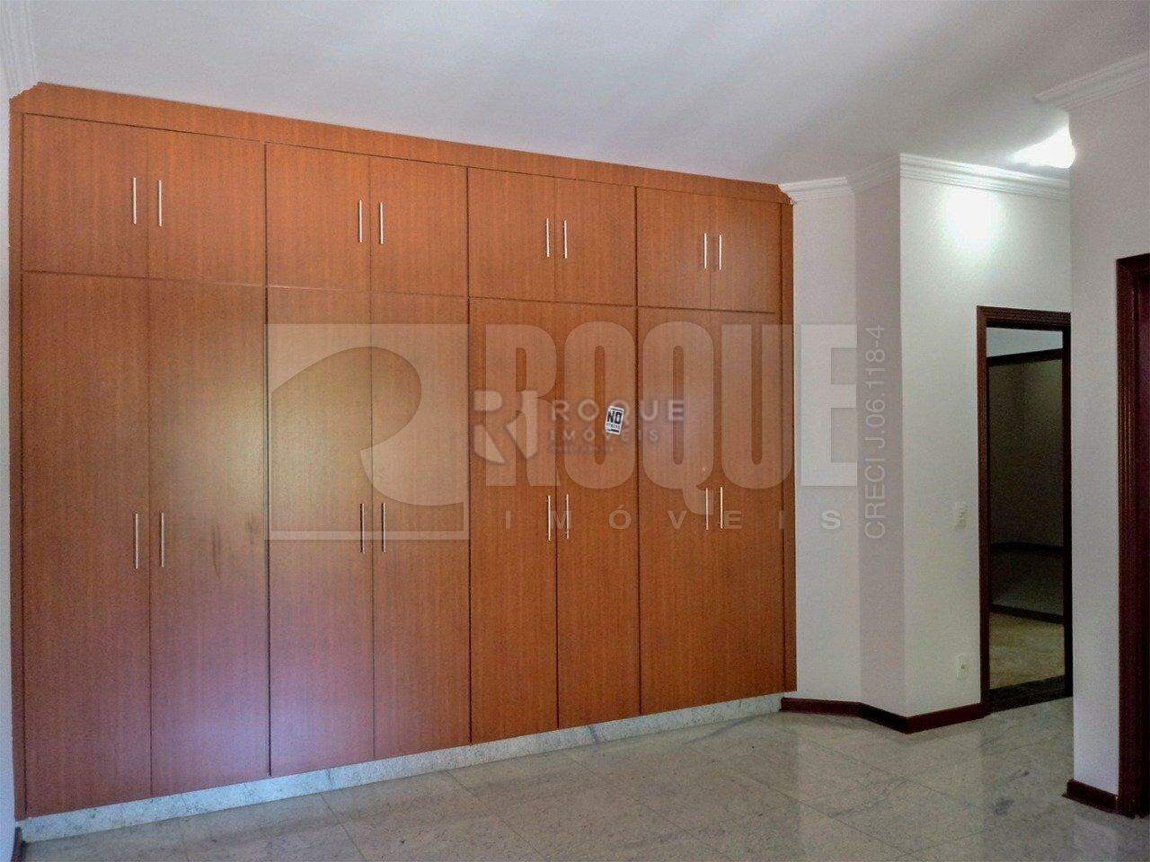 Casa em condomínio à venda no bairro Jardim Colonial: 