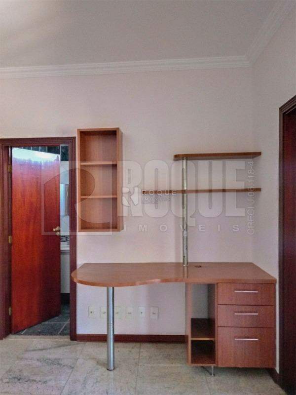 Casa em condomínio à venda no bairro Jardim Colonial: 