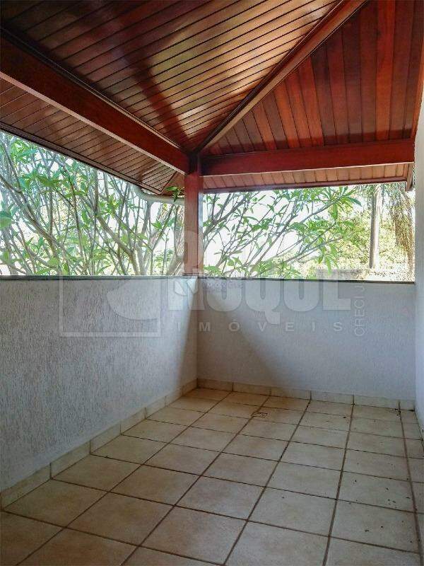 Casa em condomínio à venda no bairro Jardim Colonial: 