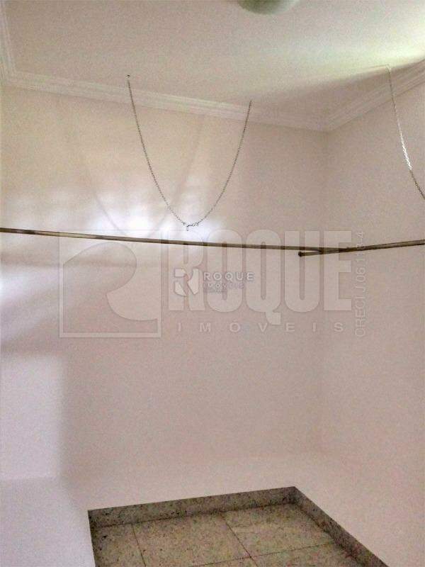 Casa em condomínio à venda no bairro Jardim Colonial: 