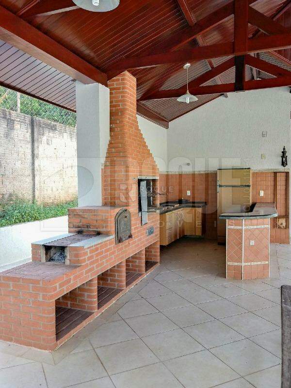 Casa em condomínio à venda no bairro Jardim Colonial: 
