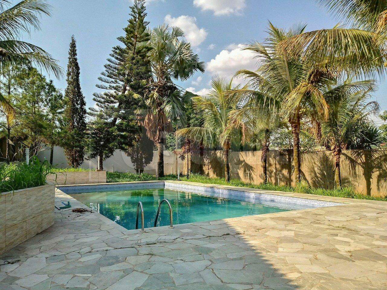 Casa em condomínio à venda no bairro Jardim Colonial: 