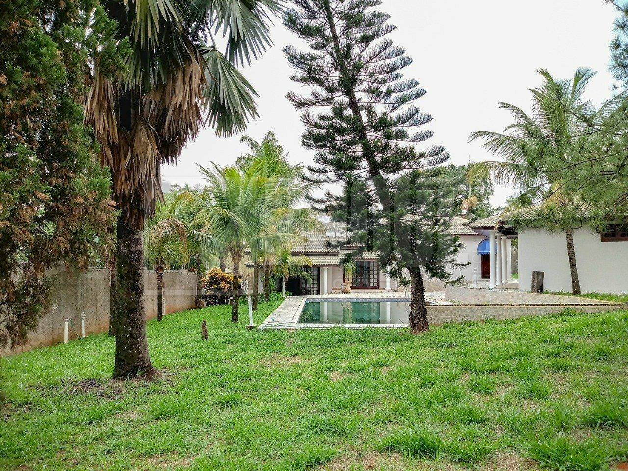 Casa em condomínio à venda no bairro Jardim Colonial: 