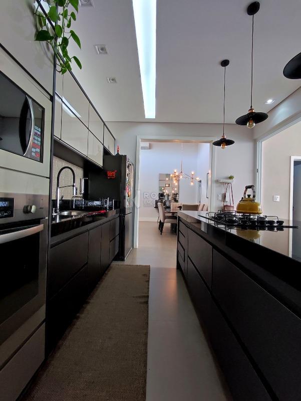 Casa em condomínio à venda no bairro Terras de São Bento II: COZINHA