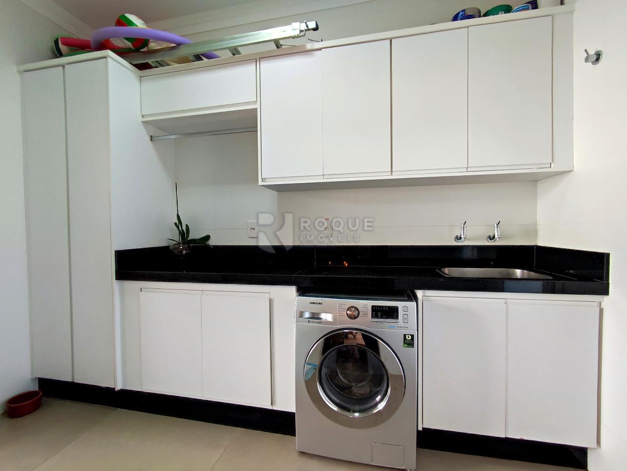Casa em condomínio à venda no bairro Terras de São Bento II: LAVANDERIA