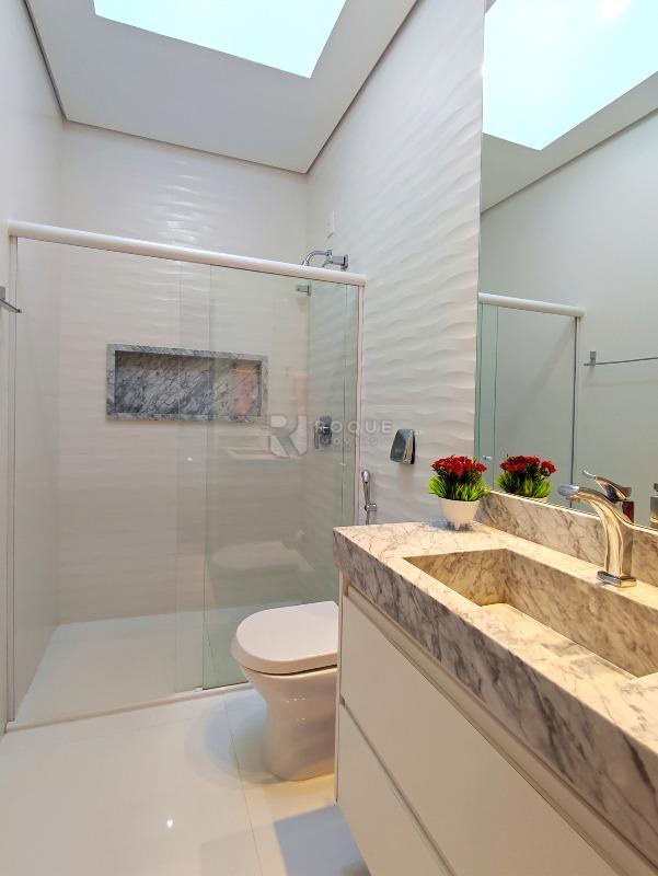 Casa em condomínio à venda no bairro Terras de São Bento II: BANHEIRO SOCIAL