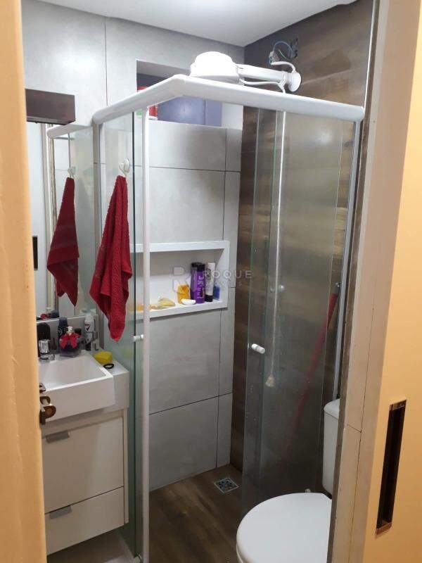 Apartamento à venda no bairro Vila Labaki: