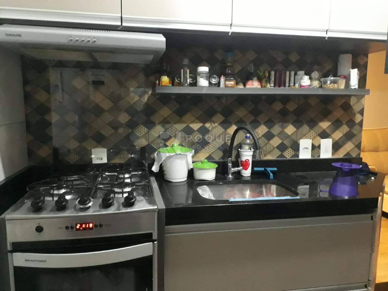 Apartamento à venda no bairro Vila Labaki: 
