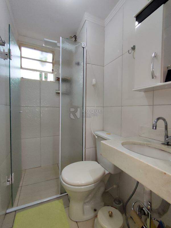 Apartamento à venda no bairro Parque Residencial Abílio Pedro: BANHEIRO SOCIAL