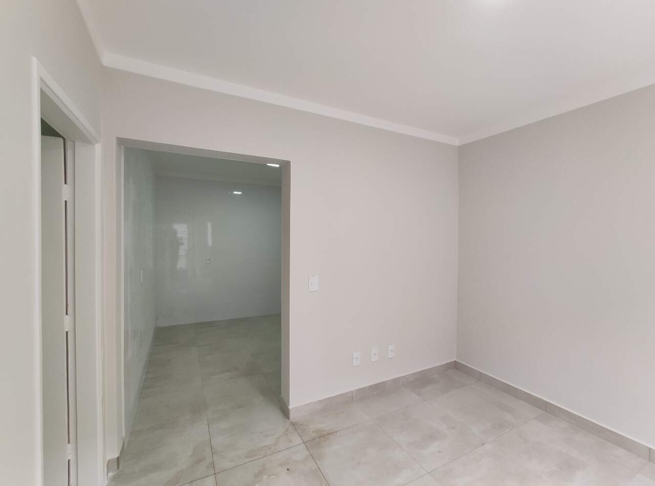 Casa Residencial para aluguel no bairro Jardim Nova Itália: Sala fundo 