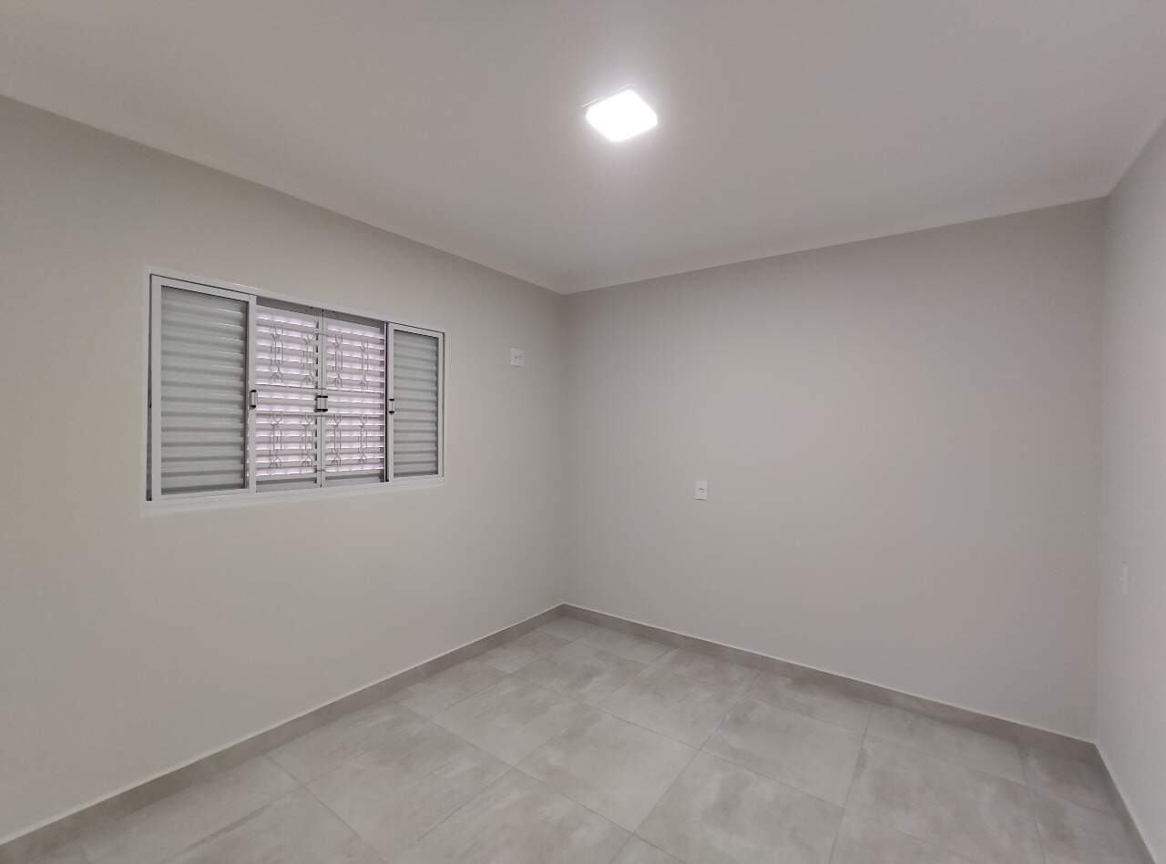 Casa Residencial para aluguel no bairro Jardim Nova Itália: Dormitório fundo 