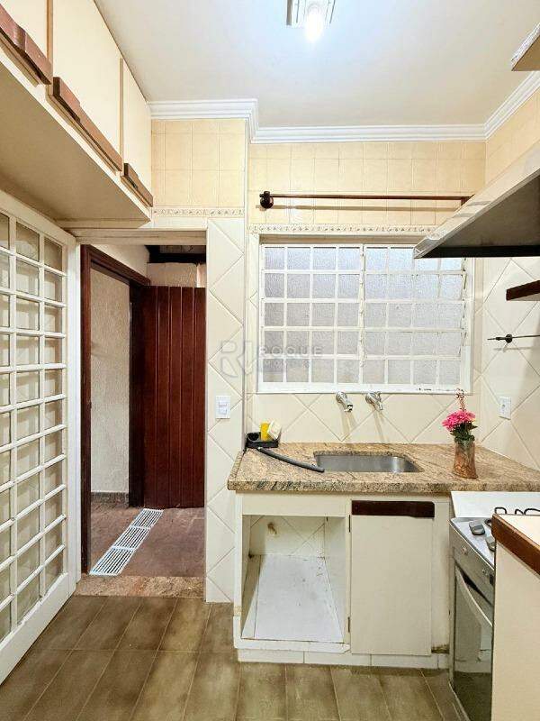 Casa Residencial para aluguel no bairro Vila São João: Cozinha