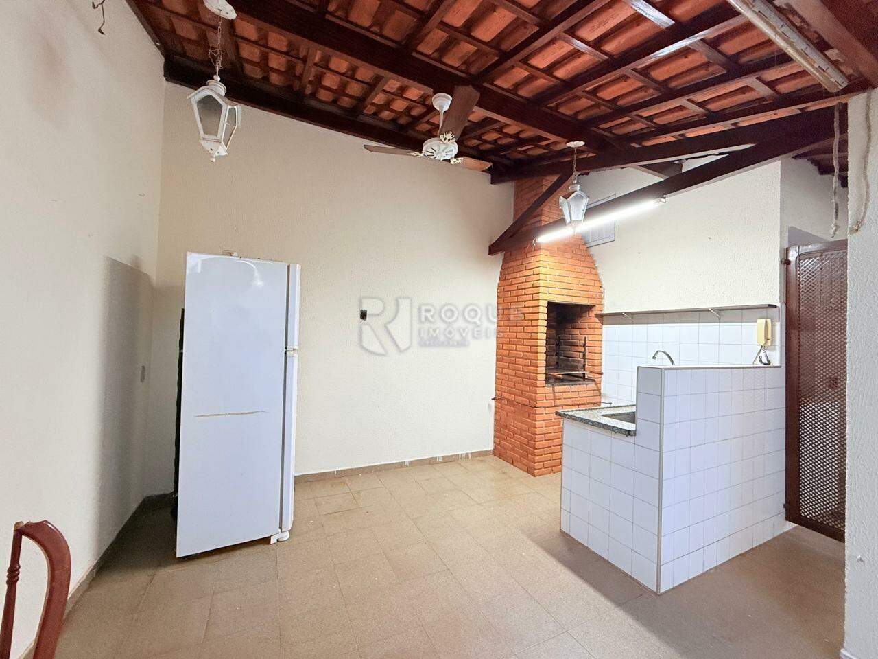 Casa Residencial para aluguel no bairro Vila São João: Churrasqueira