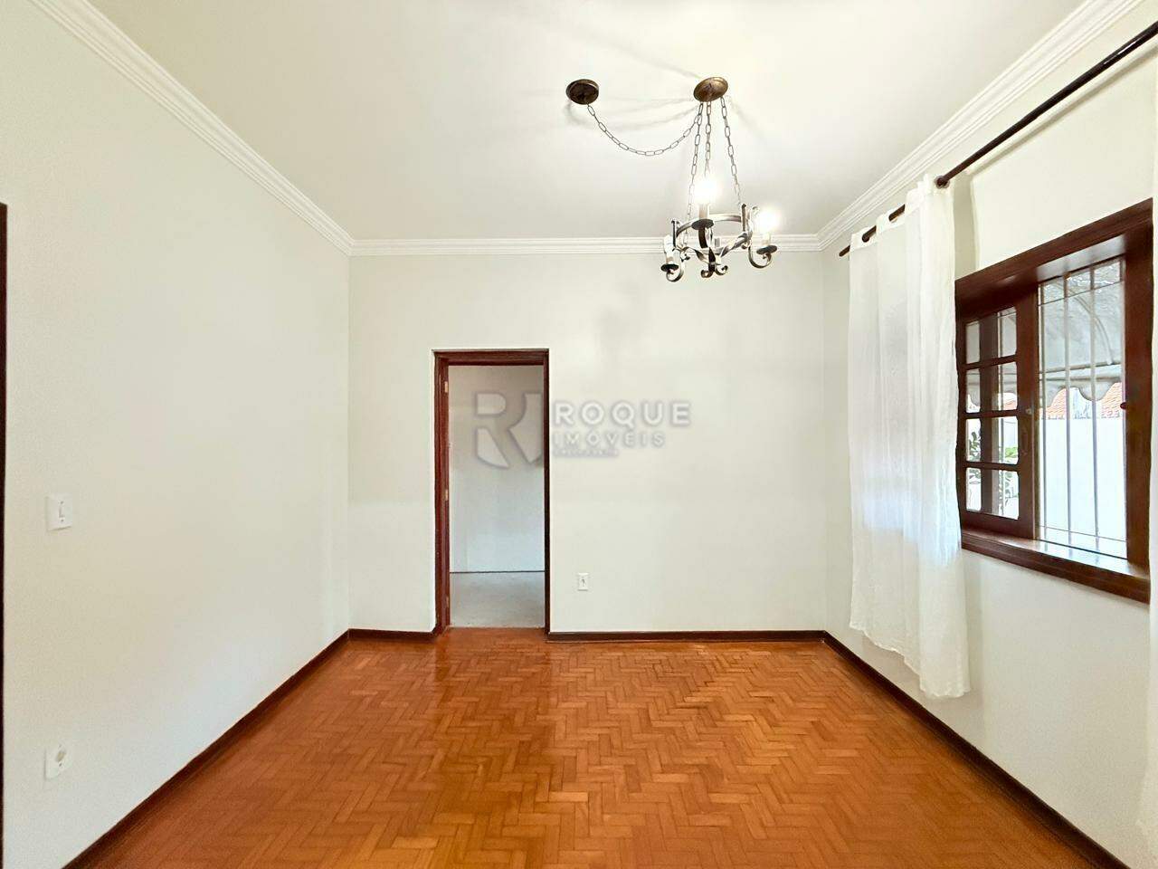 Casa Residencial para aluguel no bairro Vila São João: Sala 02