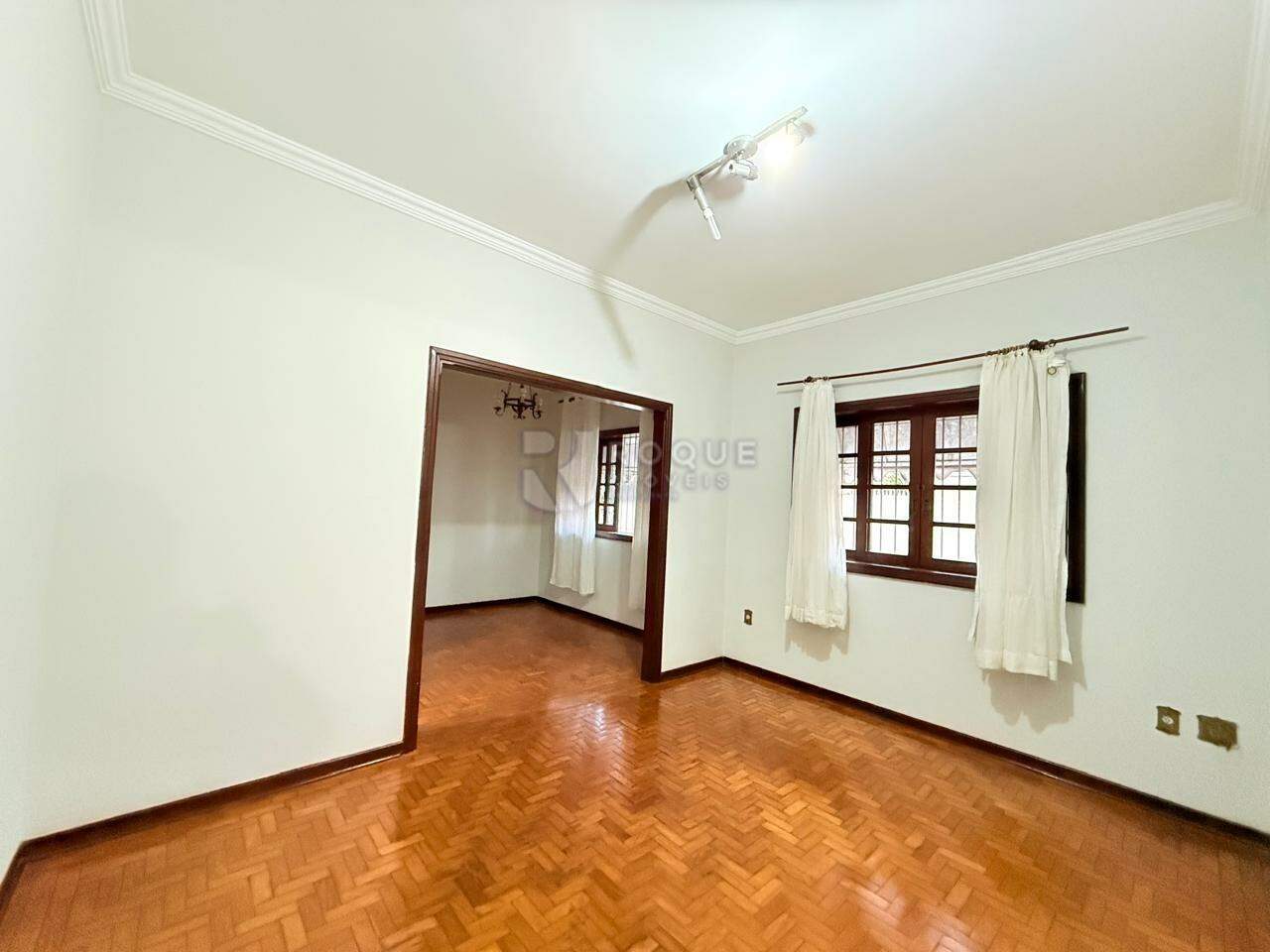 Casa Residencial para aluguel no bairro Vila São João: Sala