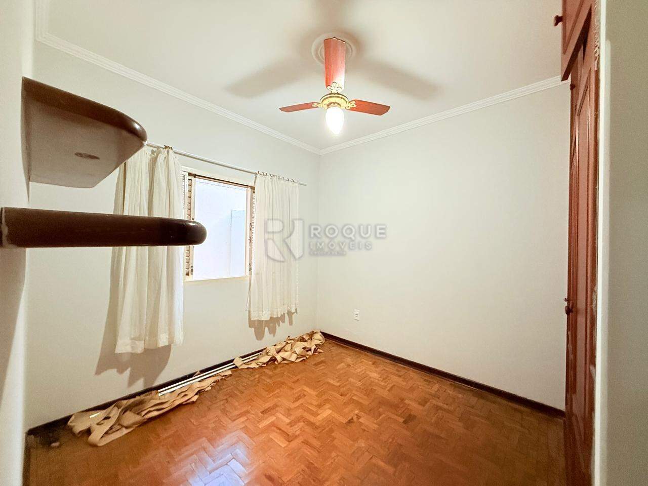 Casa Residencial para aluguel no bairro Vila São João: Dormitório 2 suíte