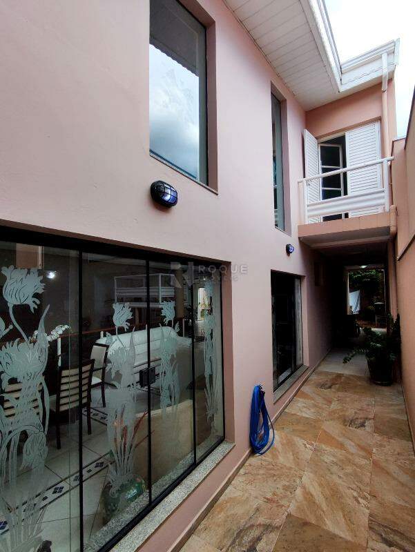 Casa em condomínio à venda no bairro Jardim Nossa Senhora do Amparo: LATERAL EXTERNA