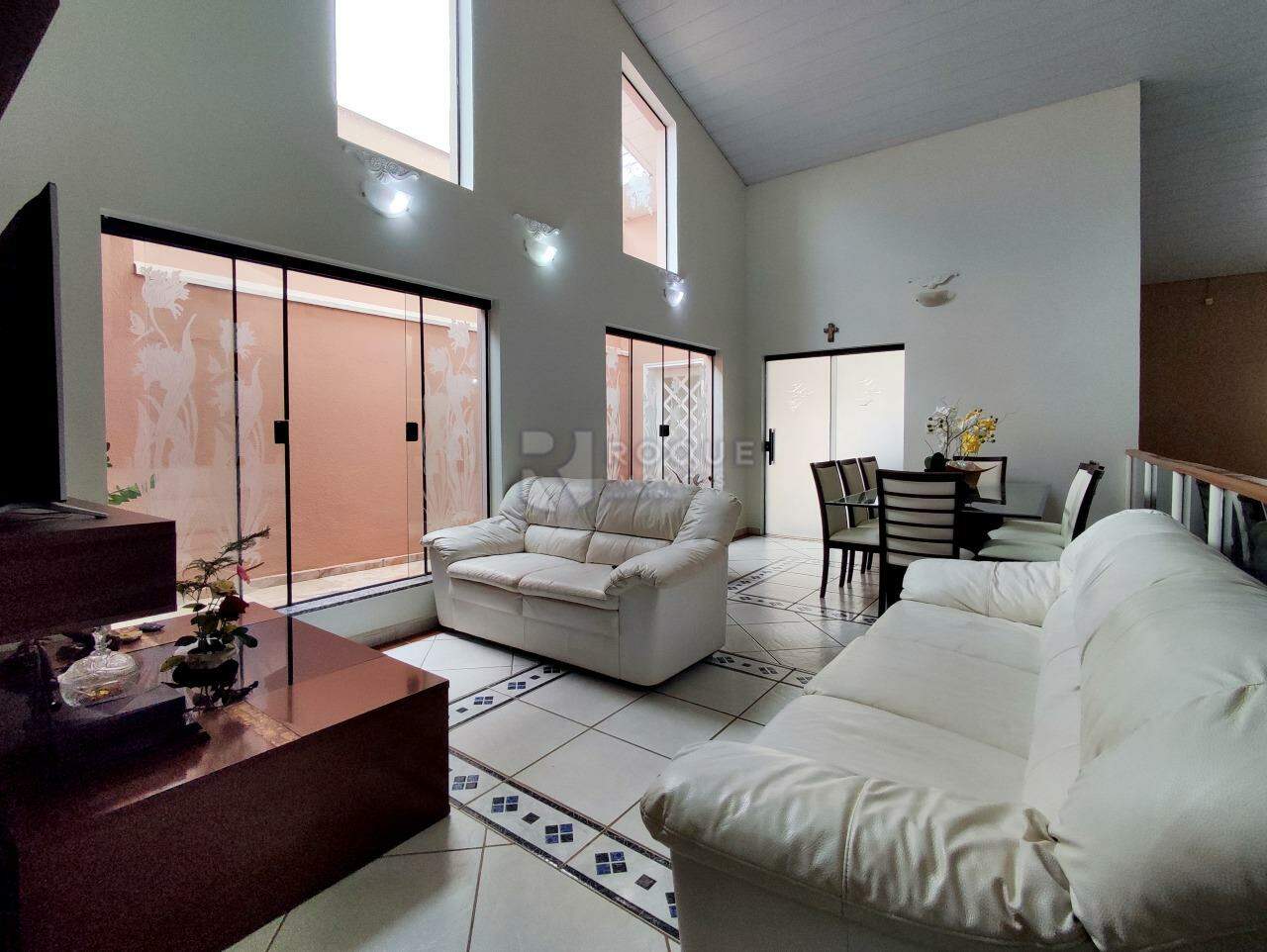Casa em condomínio à venda no bairro Jardim Nossa Senhora do Amparo: SALA DE TV