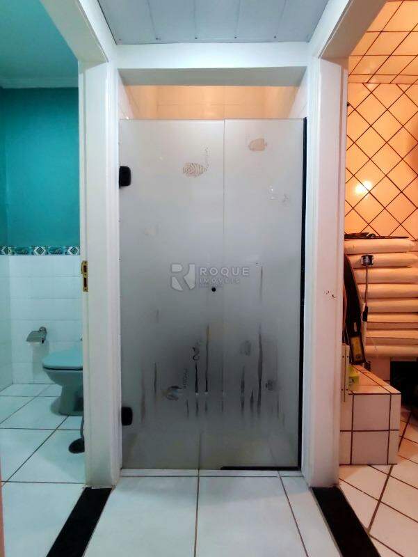 Casa em condomínio à venda no bairro Jardim Nossa Senhora do Amparo: BANHEIRO SOCIAL