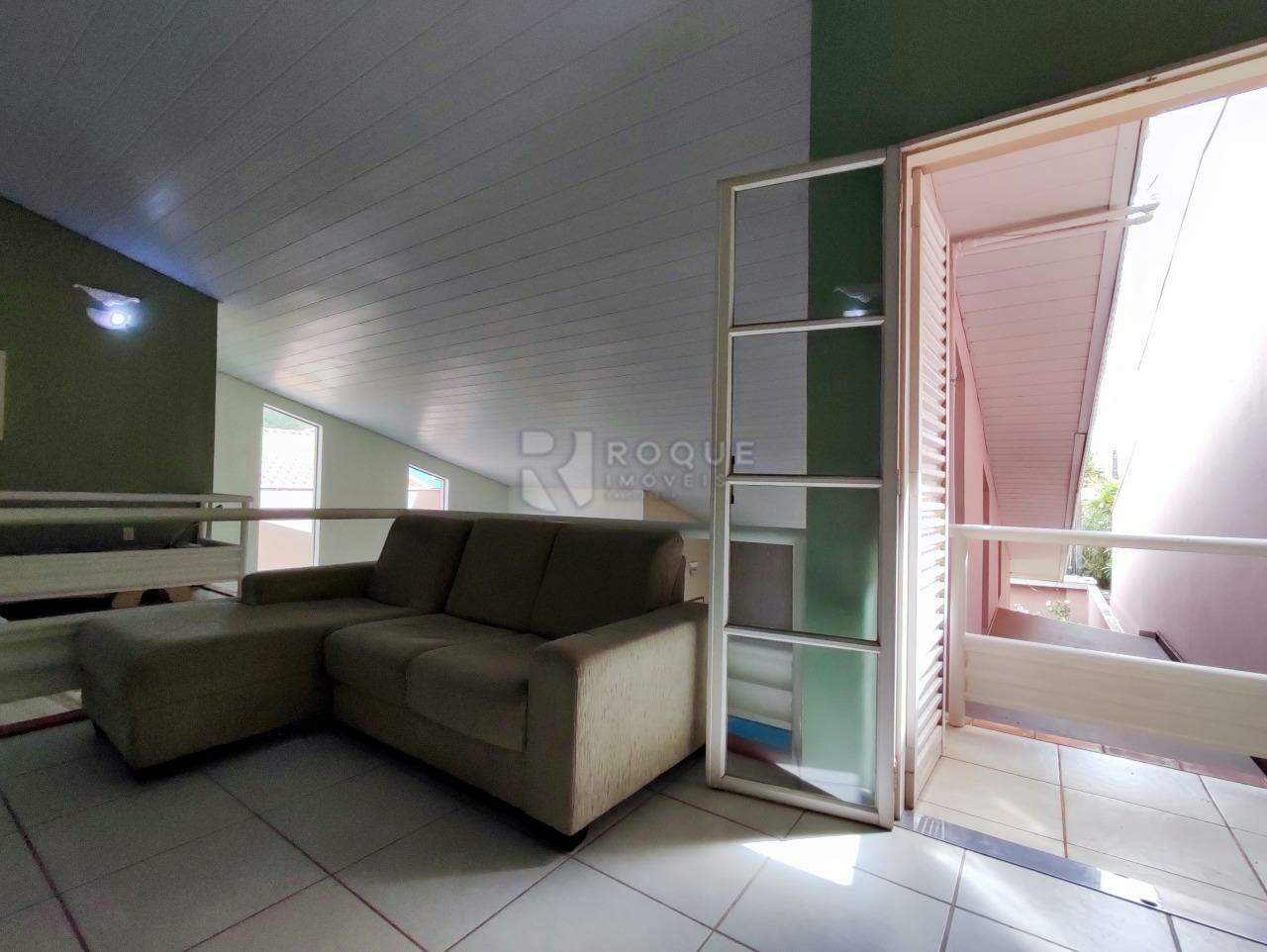 Casa em condomínio à venda no bairro Jardim Nossa Senhora do Amparo: ÁREA DE CIRCULAÇÃO
